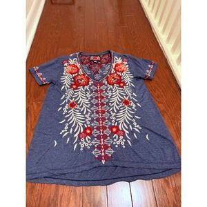 Johnny Was Blue Embroidered Floral V-Neck Short Sleeve Tee Shirt XS Boho Heather
